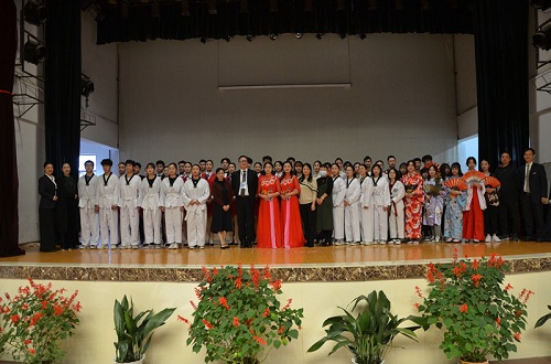 湖北省旅游学校才艺表演.jpg